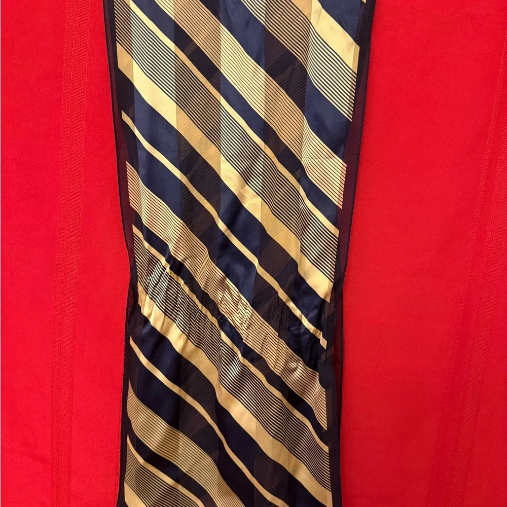 Vintage Silk Blue and Beige Striped Oscar de la Renta Women’s Scarf - Picture 3 of 4